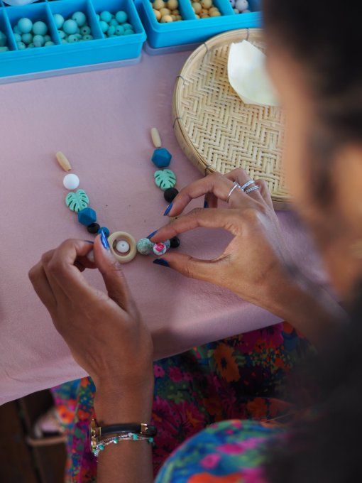 Collier de maternité personnalisé – Allaitement, portage & dentition