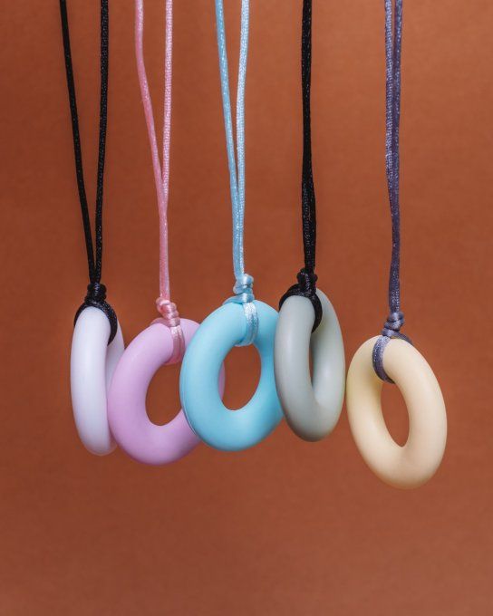 un collier de mastication façon donut