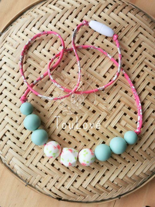 "Adèle", le collier d'allaitement et de portage au style Liberty