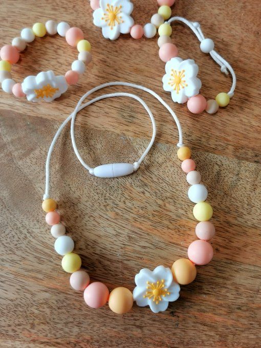 Collier enfant Fleur d’Églantine